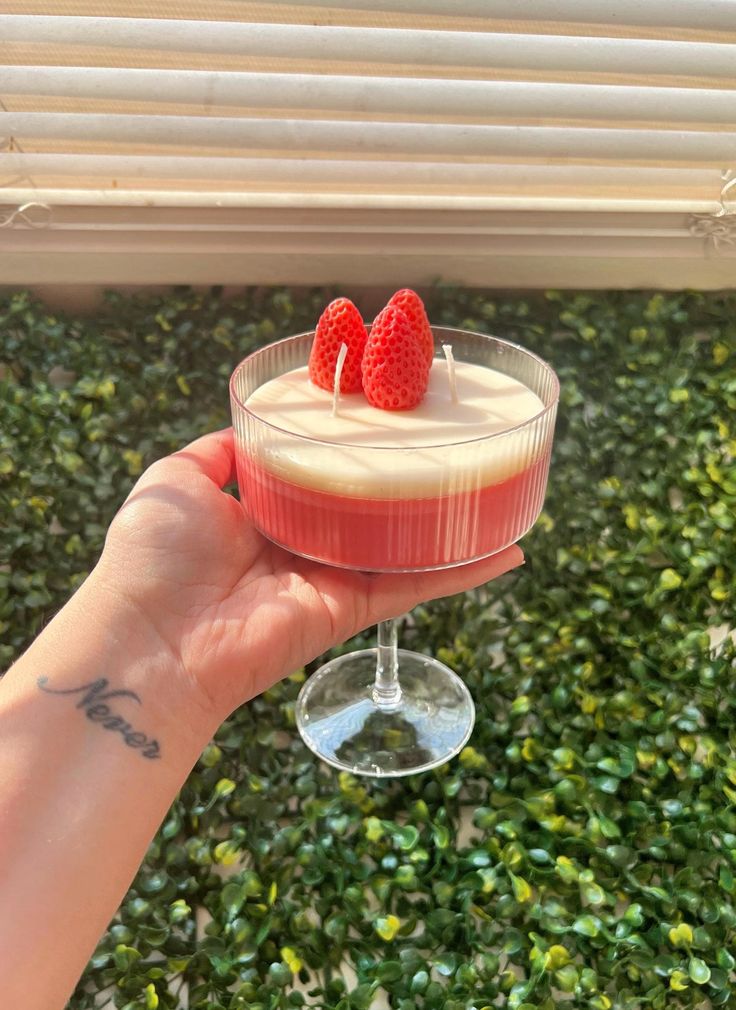 COSMO FRAISE - Bougie cocktail parfum Fraise